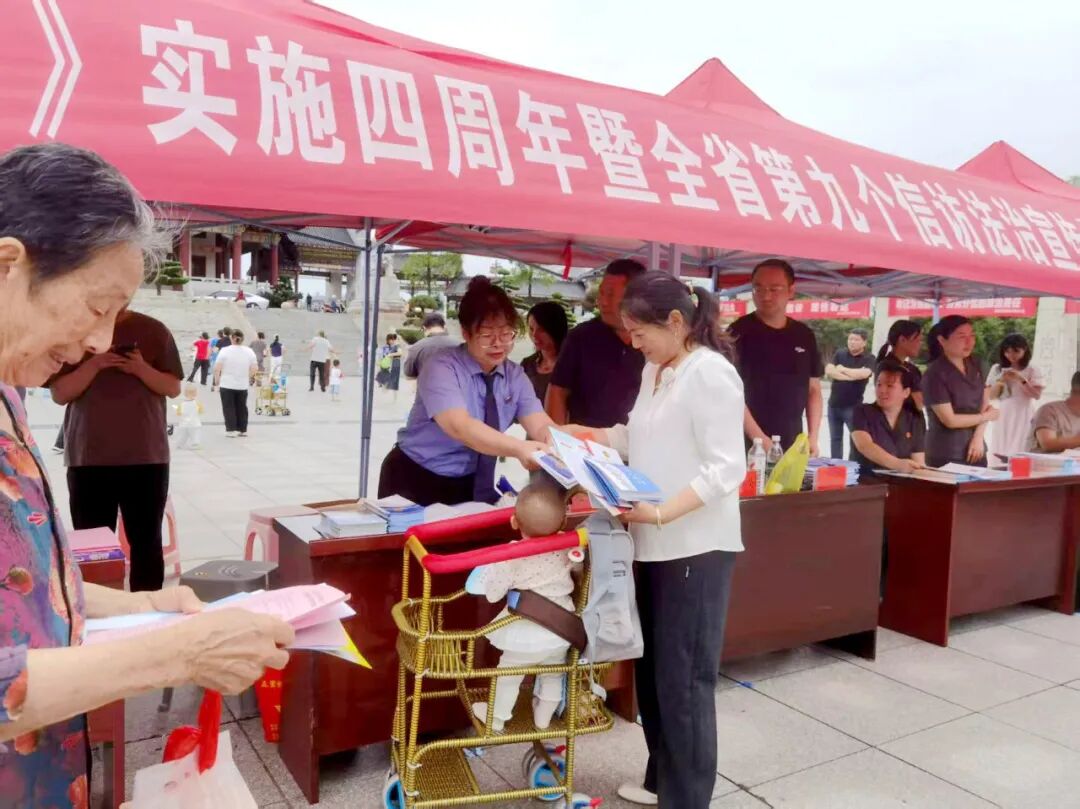 湘乡市人民检察院开展信访法治宣传月集中宣传活动